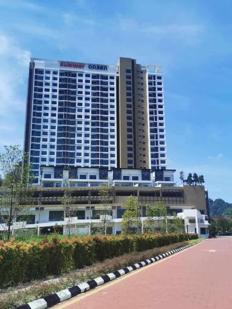 Hotspring 2 1910 With Theme Park View And Netflix 6 Pax * Ipoh