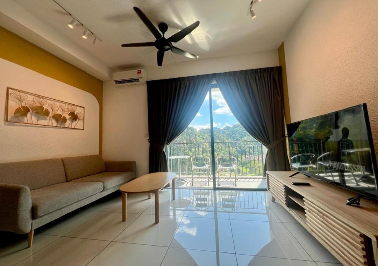 Hotspring 2 1910 With Theme Park View And Netflix 6 Pax Apartment Ipoh